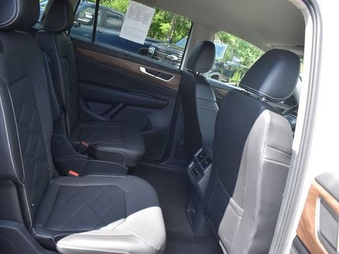 Used 2024 Volkswagen Atlas SE AWD/4WD image 13
