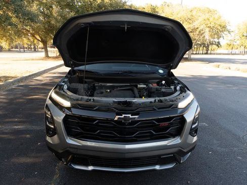 Used 2025 Chevrolet Equinox RS w/ Safety and Technology Package image 9