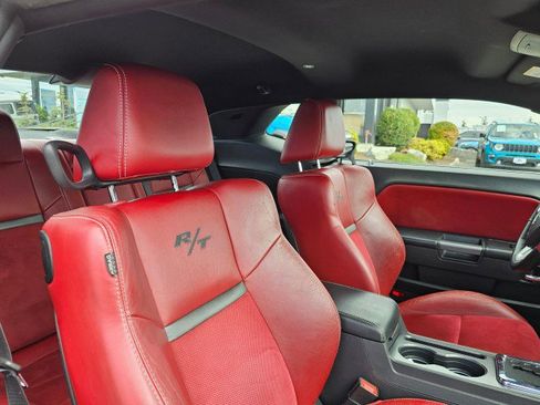 Used 2014 Dodge Challenger R/T image 15