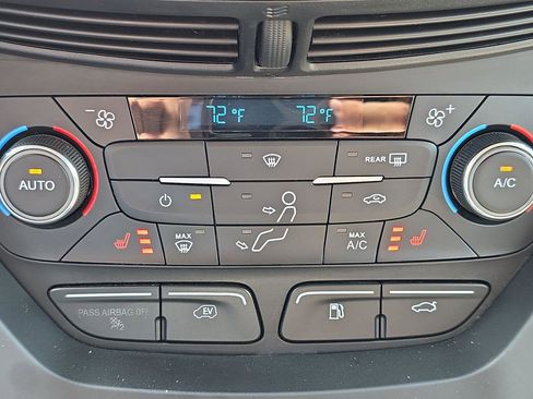 Used 2017 Ford C-MAX Energi SE w/ Equipment Group 401A image 25