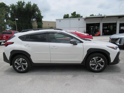 Used 2024 Subaru Crosstrek 2.0i Premium w/ Crosstrek Mirror Package AWD/4WD image 2