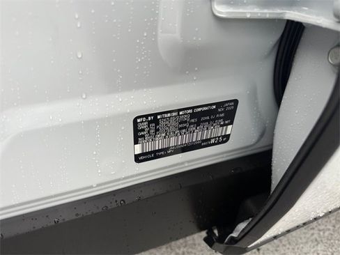 New 2026 Mitsubishi Outlander SE image 36