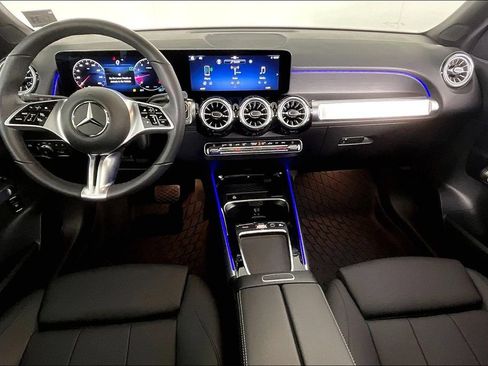 Used 2026 Mercedes-Benz GLB 250 4MATIC image 13
