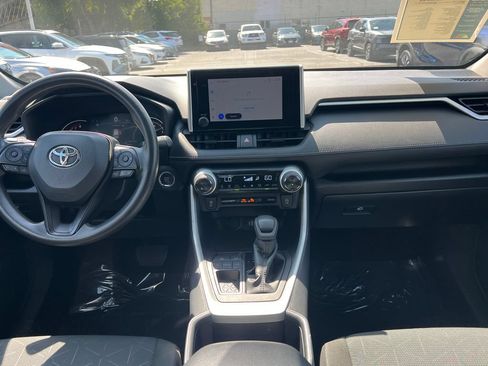 Used 2025 Toyota RAV4 XLE FWD image 19