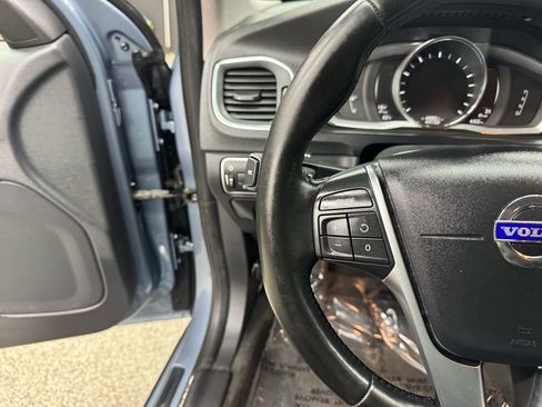 Used 2018 Volvo V60 T5 Cross Country w/ Convenience Package image 25