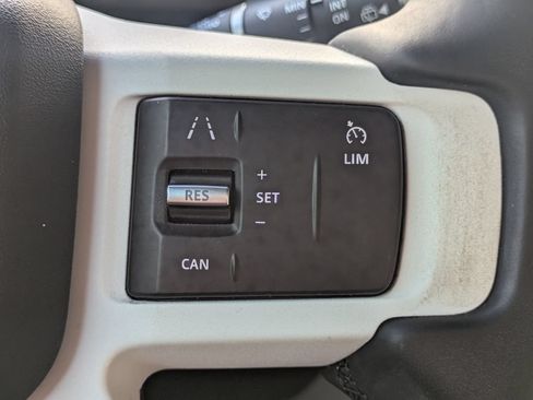 Used 2023 Land Rover Defender 110 SE AWD/4WD image 27