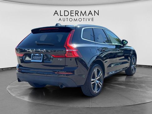 Used 2018 Volvo XC60 T5 Momentum w/ Convenience Package AWD/4WD image 5