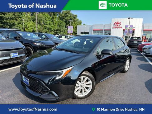 Used 2025 Toyota Corolla SE FWD image 1