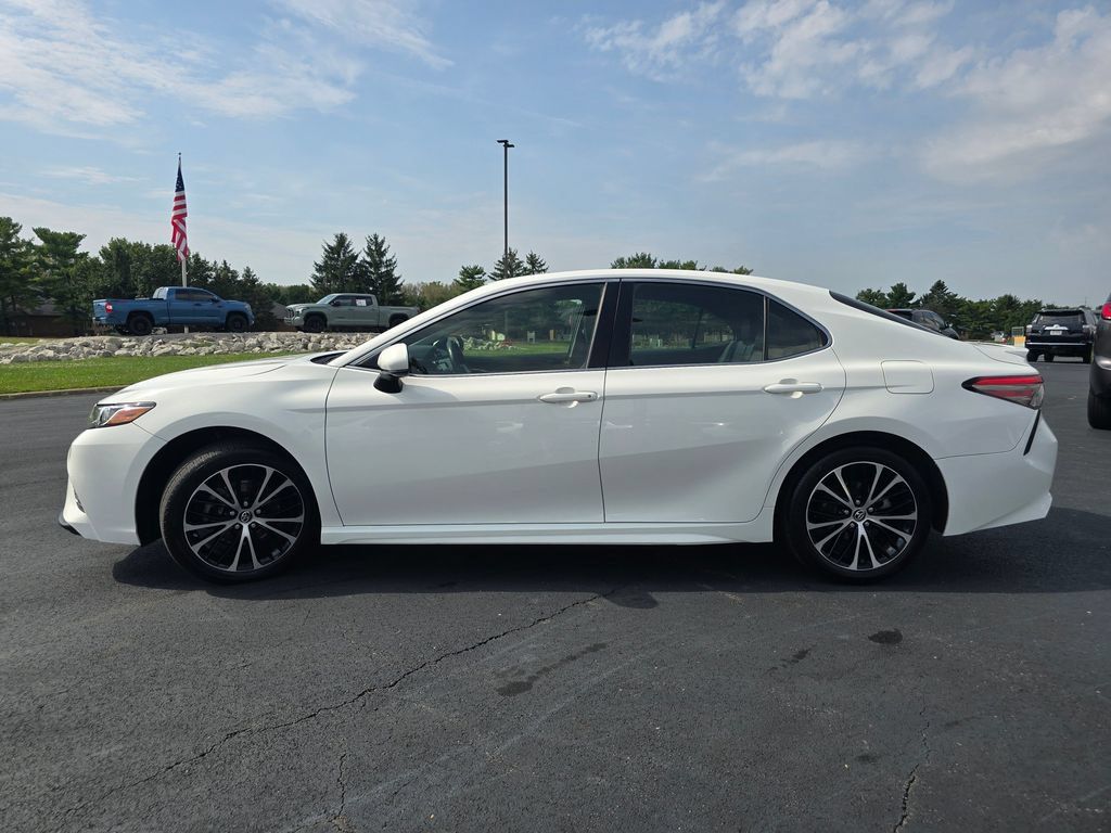 Used 2018 Toyota Camry SE FWD image 5