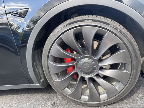 Used 2022 Tesla Model Y Performance AWD/4WD image 13