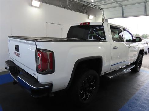 Used 2018 GMC Sierra 1500 SLT w/ SLT Premium Package image 9