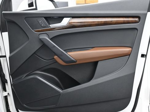 Used 2020 Audi Q5 2.0T Premium w/ Convenience Package AWD/4WD image 26