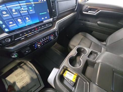 Used 2024 Chevrolet Silverado 1500 LT AWD/4WD image 18