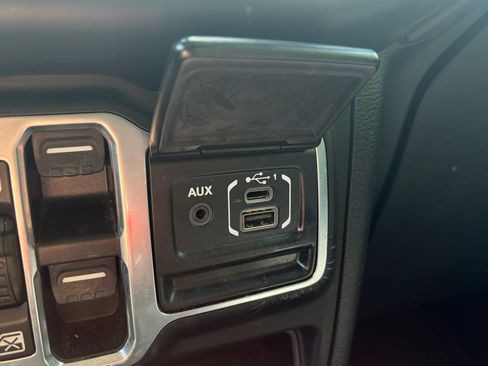 Used 2021 Jeep Gladiator Overland AWD/4WD image 26
