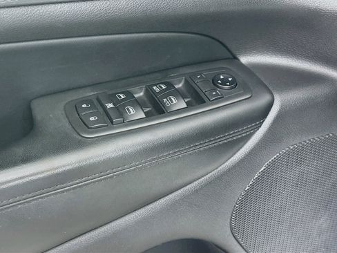 Used 2018 Jeep Grand Cherokee Altitude RWD image 15