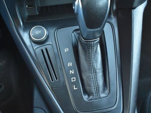 Used 2017 Ford Focus SE image 25