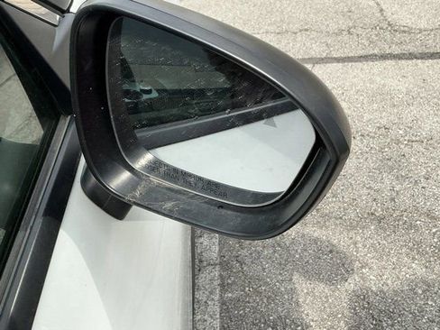 Used 2023 Nissan Rogue S image 19