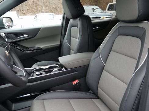 New 2026 Chevrolet Equinox LT w/ Convenience Package II FWD image 15