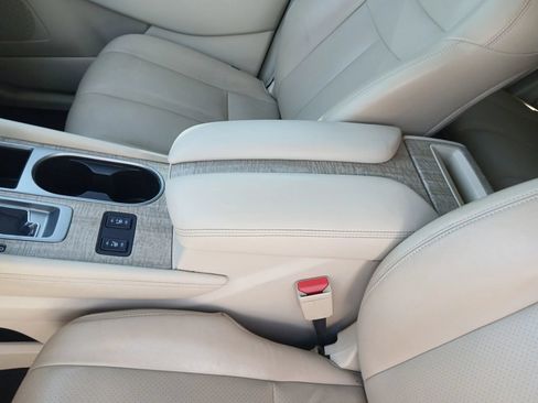 Used 2019 Nissan Murano SV w/ Premium Package FWD image 8