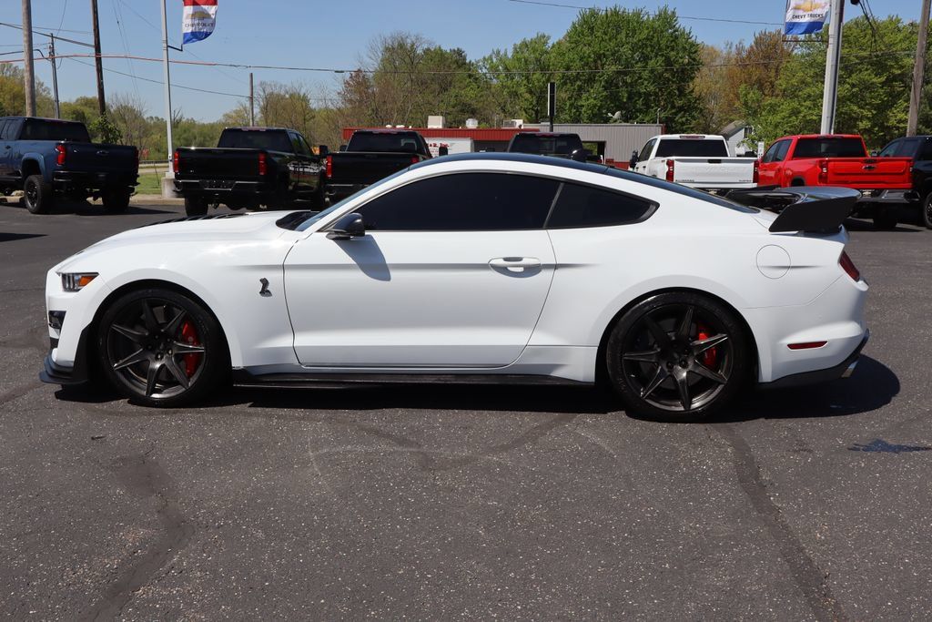 Used 2021 Ford Mustang Shelby GT500 w/ Carbon Fiber Track Pack RWD image 31