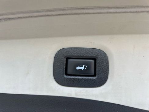 Used 2019 Nissan Rogue SV FWD image 15