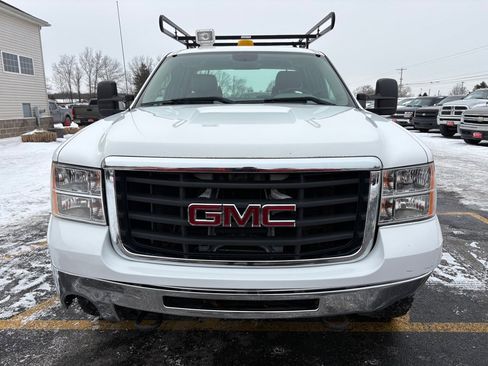 Used 2010 GMC Sierra 3500 W/T image 3