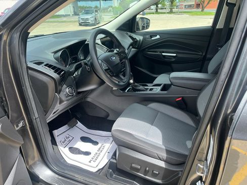 Used 2017 Ford Escape SE w/ Equipment Group 201A FWD image 7