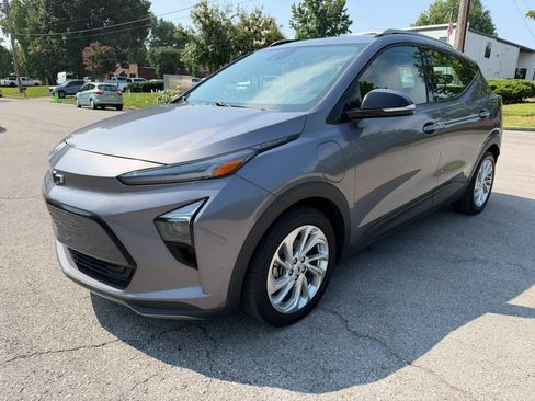 Used 2023 Chevrolet Bolt EUV LT w/ Driver Confidence Package FWD image 9