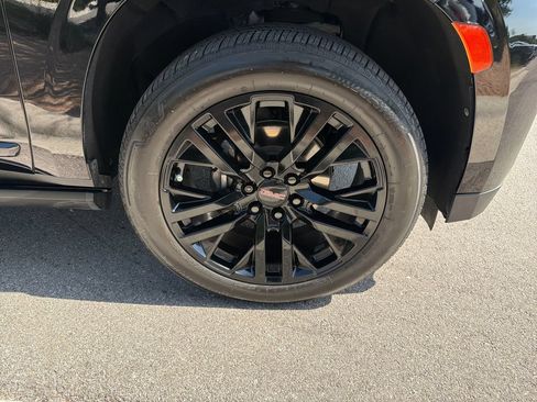 Used 2022 GMC Yukon Denali AWD/4WD image 15