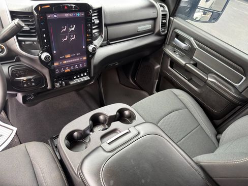 Used 2025 RAM 2500 Big Horn AWD/4WD image 25
