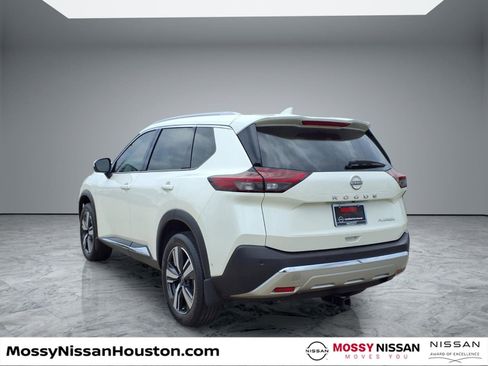 Used 2023 Nissan Rogue Platinum w/ Platinum Premium Package FWD image 2