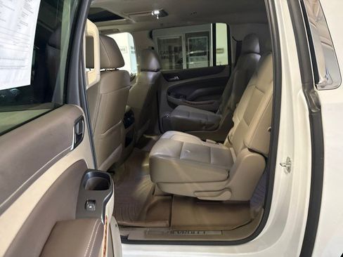 Used 2018 Chevrolet Suburban Premier AWD/4WD image 26