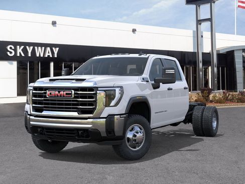 New 2026 GMC Sierra 3500 Pro image 6