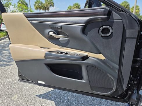 Used 2020 Lexus ES 350 w/ Premium Package FWD image 17
