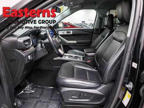 Used 2022 Ford Explorer Limited w/ Equipment Group 301A AWD/4WD image 14