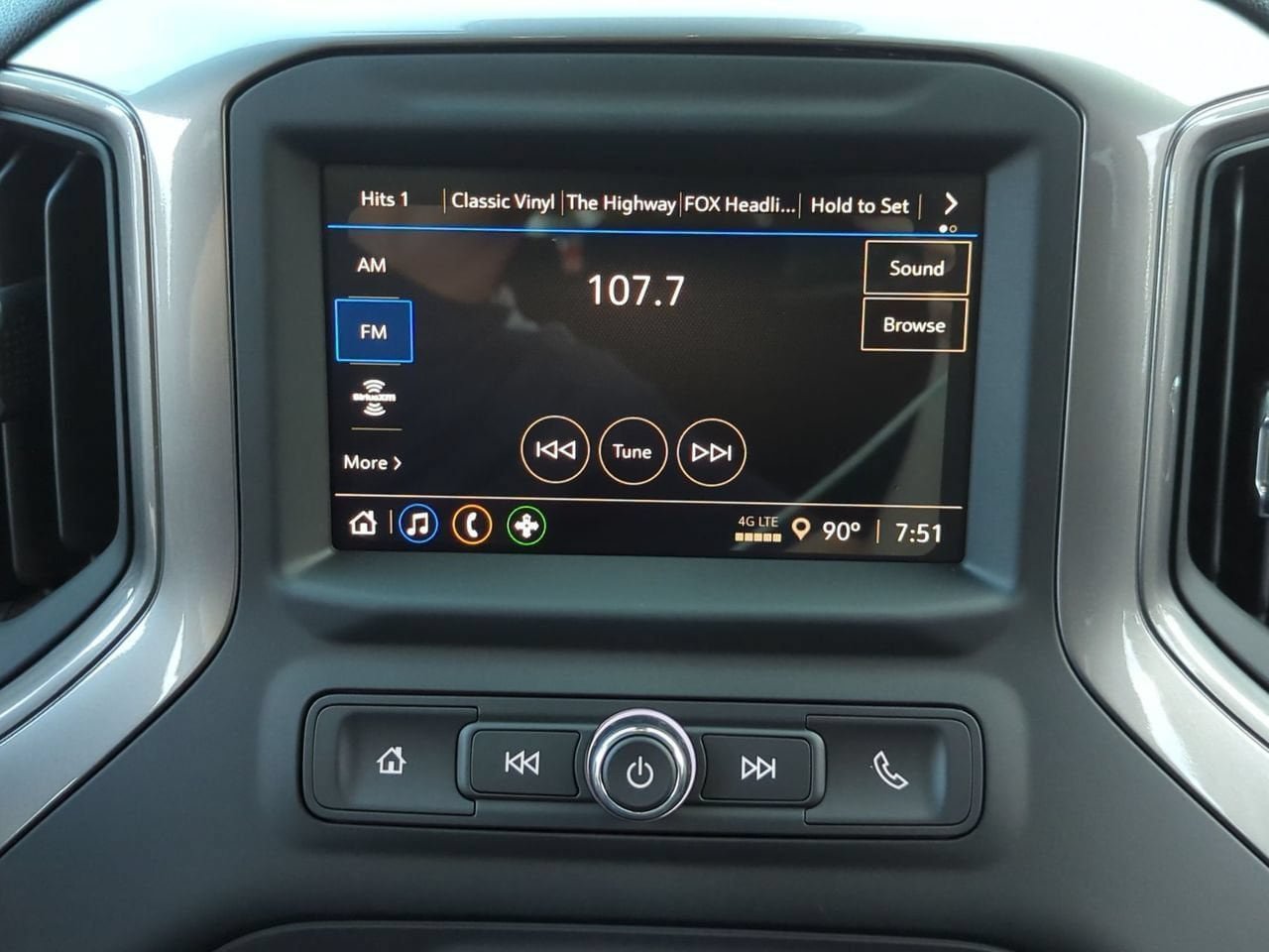 New 2026 Chevrolet Silverado 1500 Custom w/ LPO, Dark Essentials Package RWD image 31