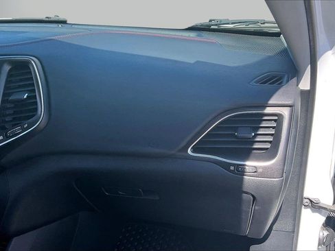 Used 2019 Jeep Cherokee Trailhawk w/ Comfort/Convenience Group image 20