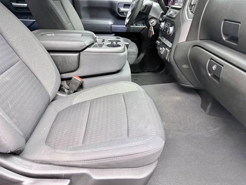 Used 2022 Chevrolet Silverado 2500 Custom w/ Custom Value Package image 12