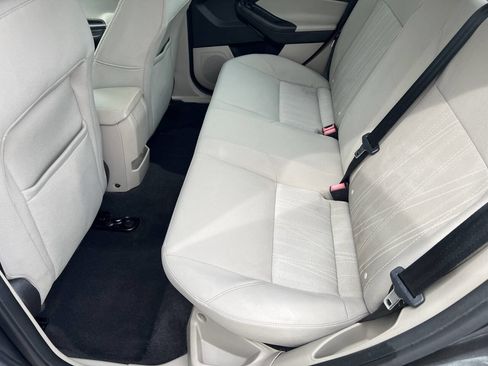 Used 2015 Ford Focus SE FWD image 11