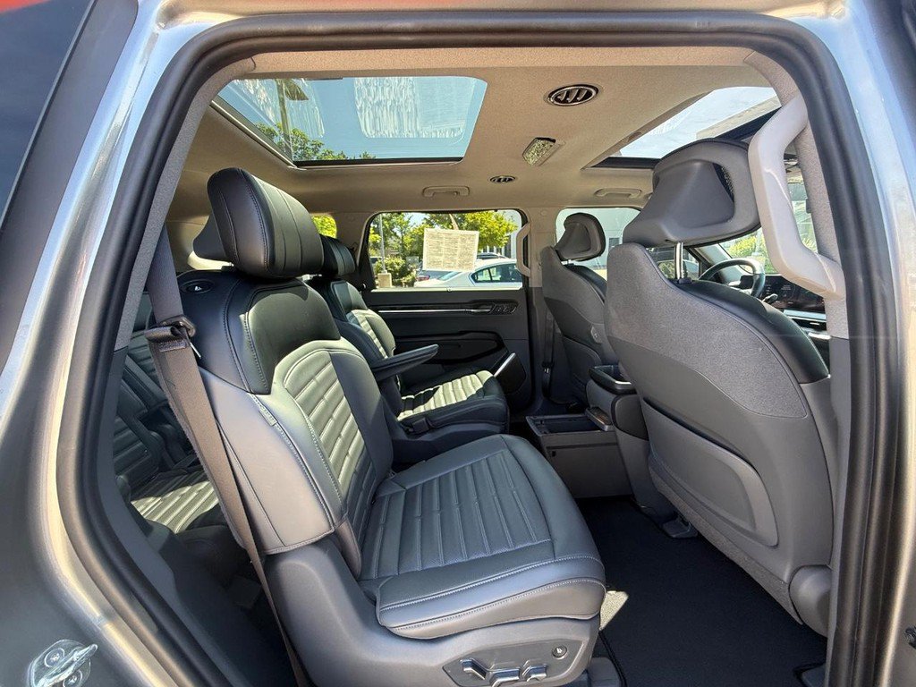 Used 2024 Kia EV9 Land AWD/4WD image 14