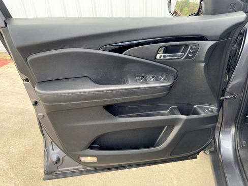 Used 2021 Honda Pilot Touring image 44