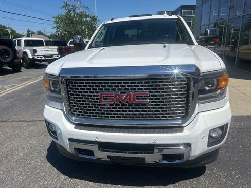 Used 2015 GMC Sierra 3500 Denali w/ Duramax Plus Package AWD/4WD image 7