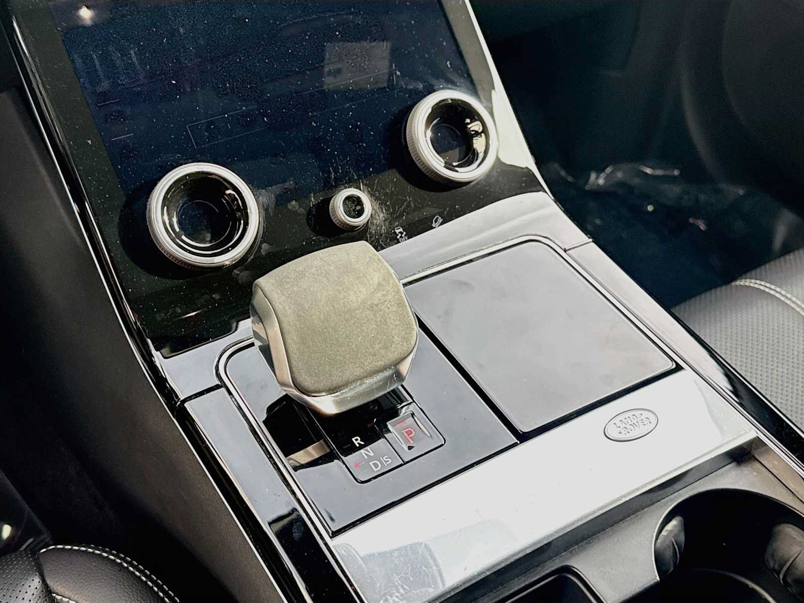 Certified 2023 Land Rover Range Rover Velar R-Dynamic S AWD/4WD image 9