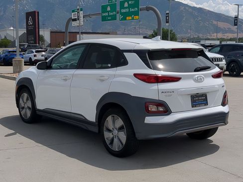 Used 2021 Hyundai Kona Ultimate w/ Cargo Package FWD image 4