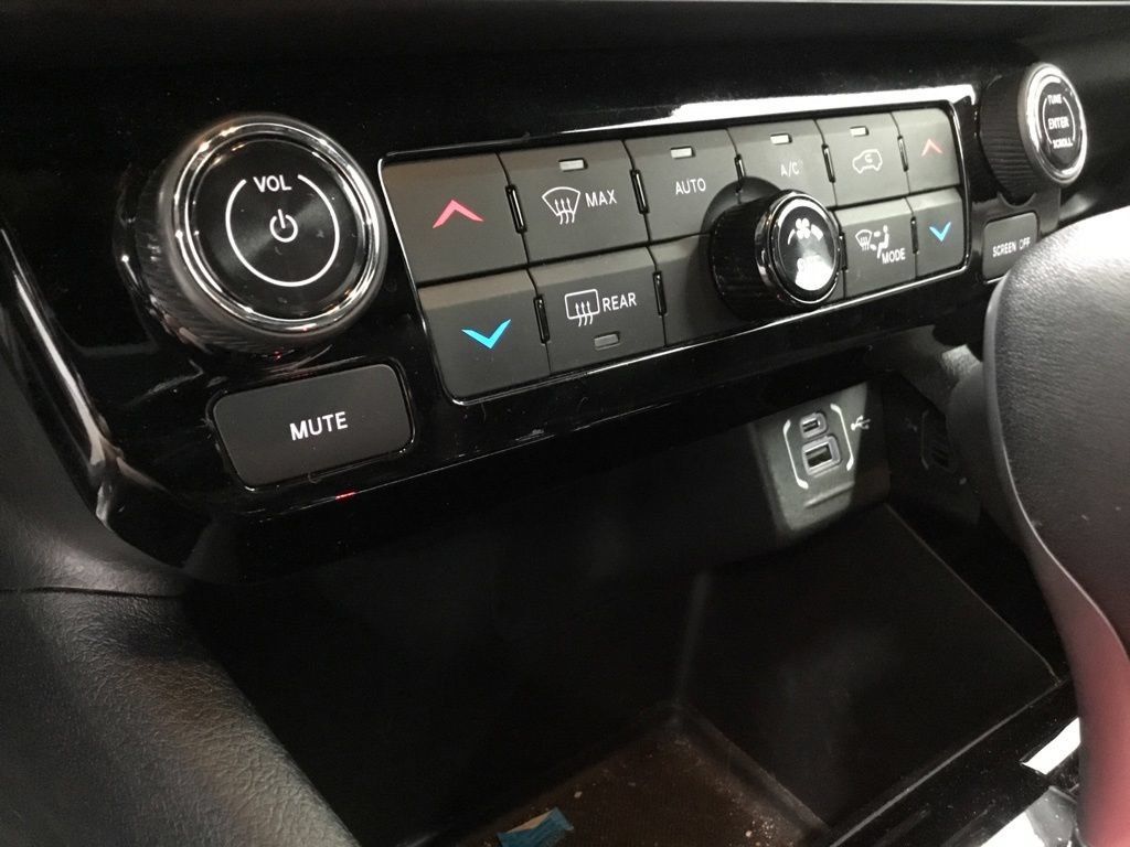 Used 2024 Jeep Compass Limited AWD/4WD image 21