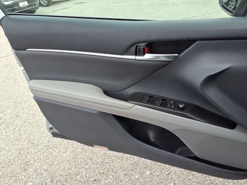 Used 2022 Toyota Camry XLE image 24