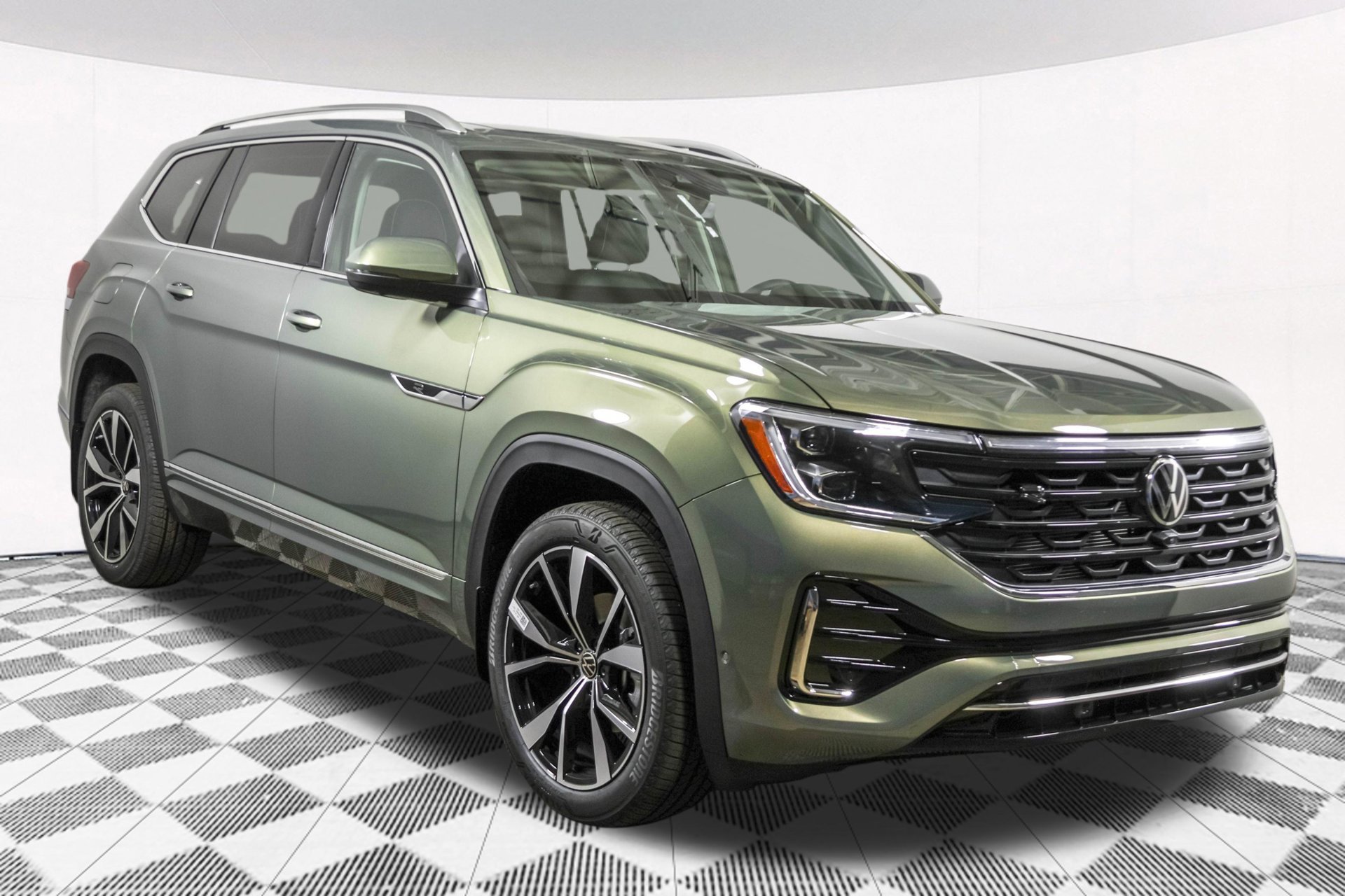 New 2026 Volkswagen Atlas SEL Premium R-Line AWD/4WD image 9