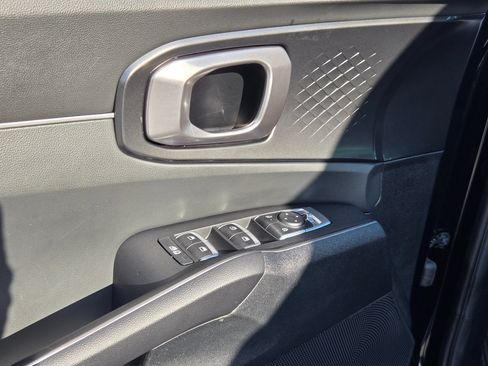 Used 2025 Kia Sorento S w/ Panoramic Sunroof Package FWD image 21