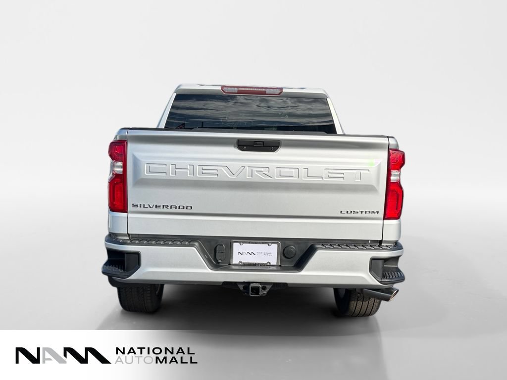 Used 2019 Chevrolet Silverado 1500 Custom w/ Custom Convenience Package RWD image 4