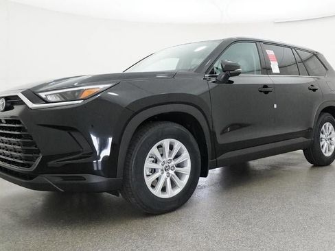 New 2026 Toyota Grand Highlander XLE image 17